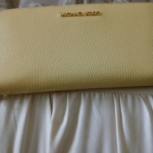 New wallet never used